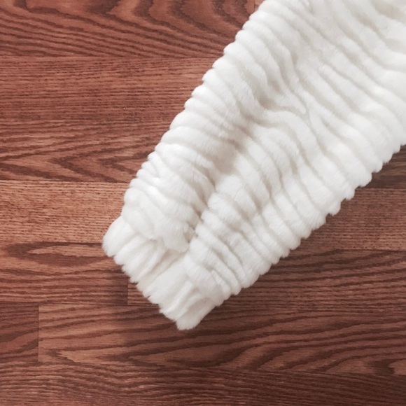 FAUX FUR Jacket with Hood and Pockets - Picture 4 of 8